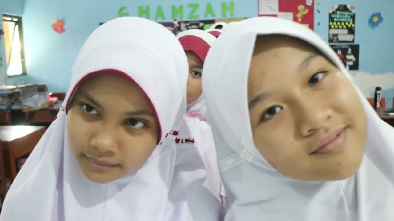 Persembahan Kelas VI Angkatan XII: 