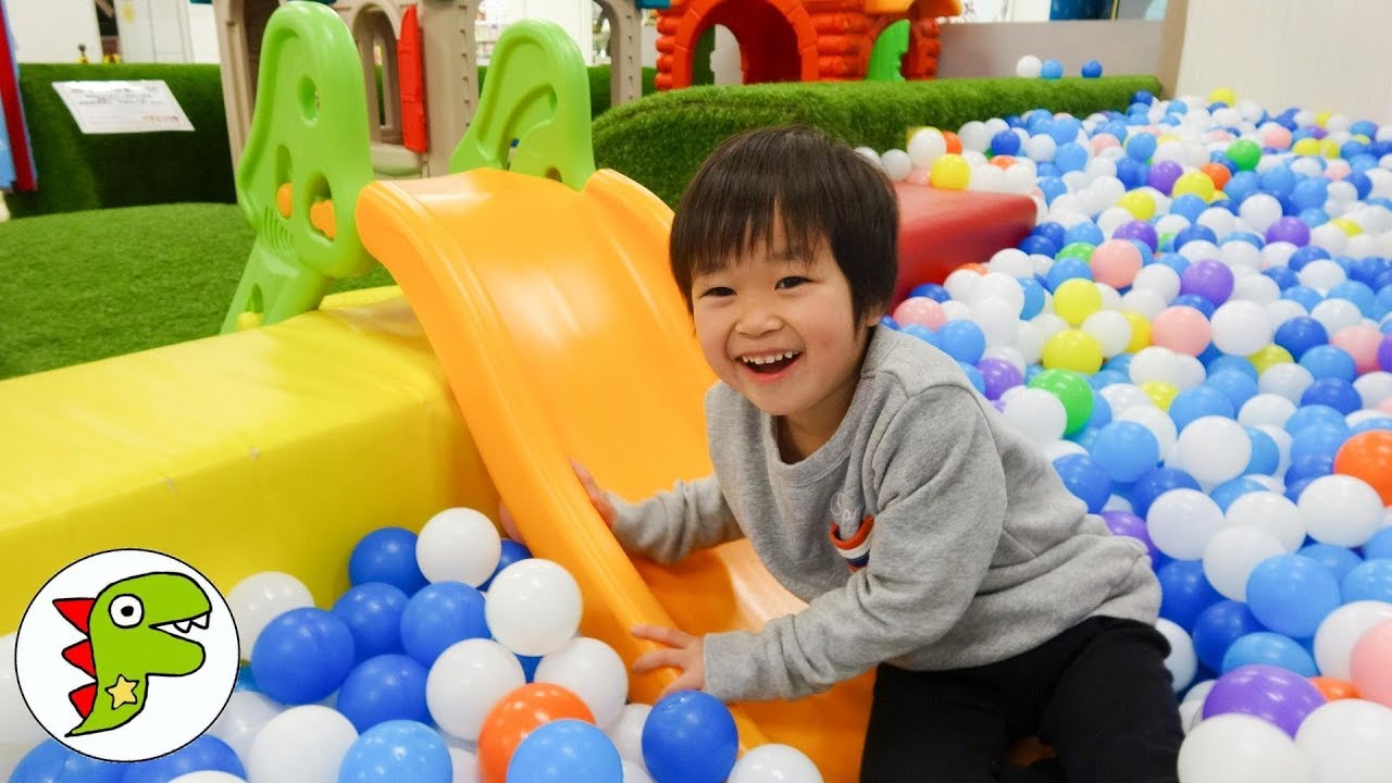 おでかけ 室内遊具 ボールプールで遊ぼう！メルちゃんとおままごとをするよ！ トイキッズ
