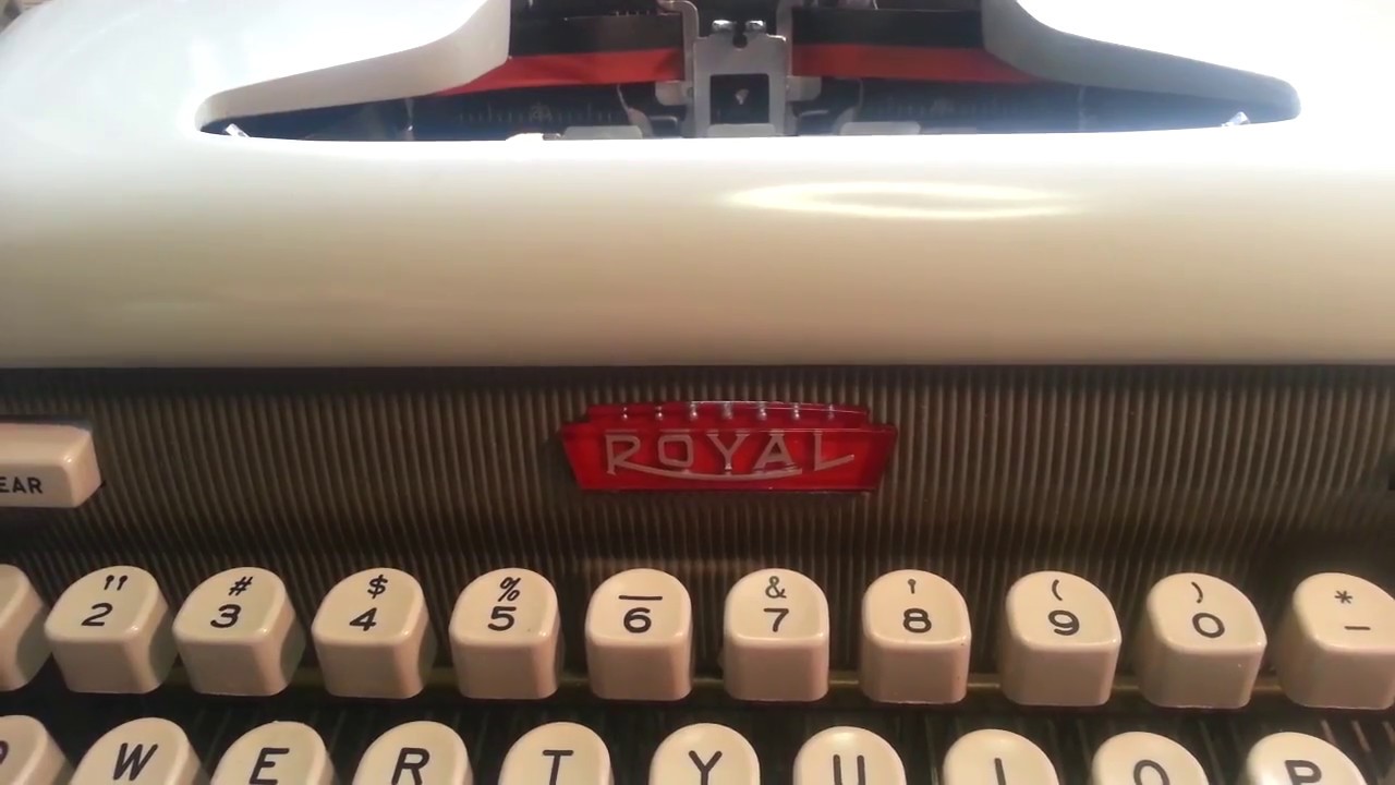 Royal Futura 800 Vintage Manual Typewriter Ribbon Change Install Magic Margin Demo