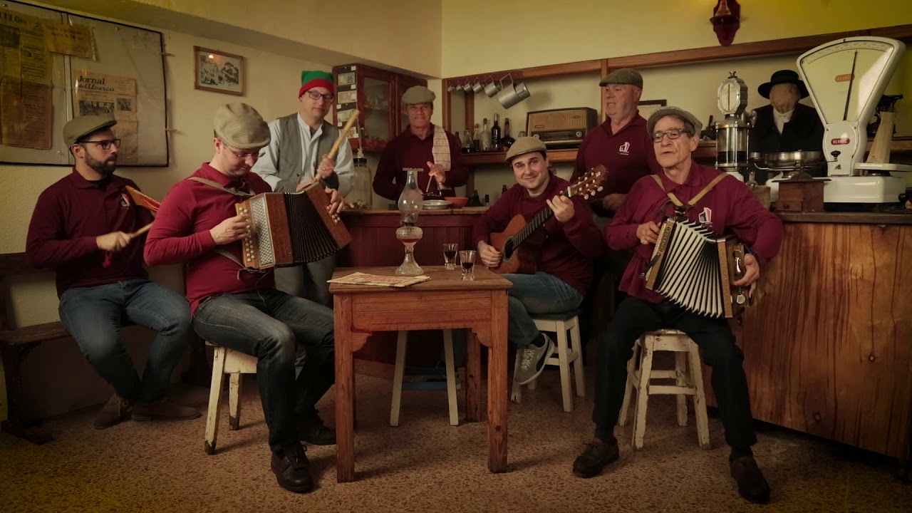 Fado do Harmónio - Concertinas Vale do Tejo (in a Taberna)