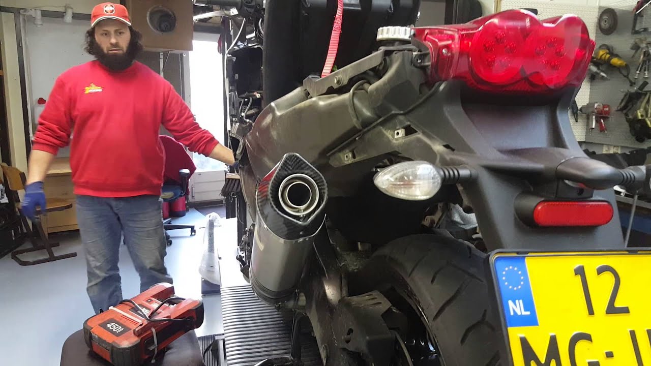 tweewielersnoord gilera gp 800 uitlaat monteren leovinci deel 2