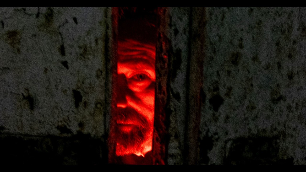 Mistério em uma Fábrica Abandonada (Suspense) 🌑📸 | La Memoria Del Buio - Filme Completo 4K
