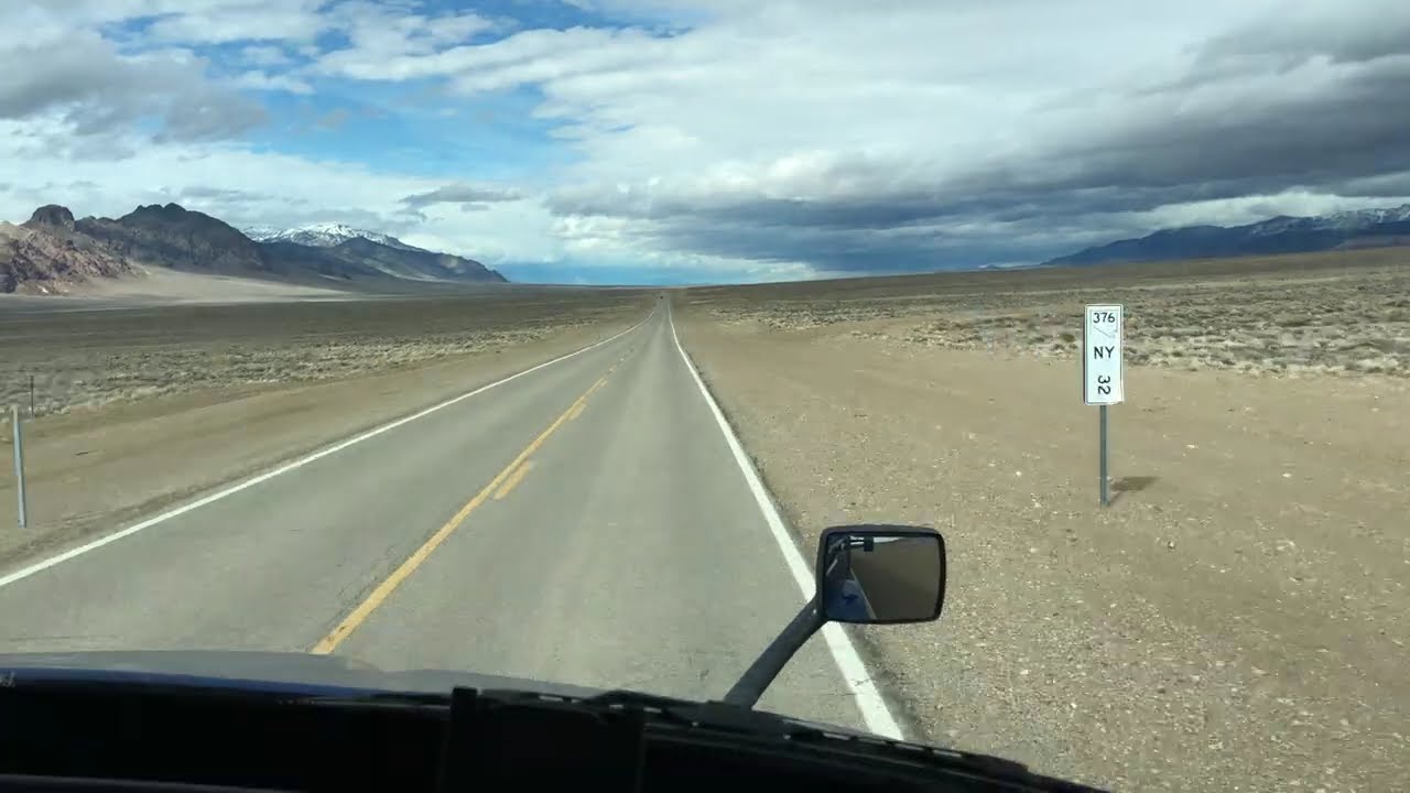 Alone on a Nevada Desert Highway | Long Haul Trucking in Total Isolation