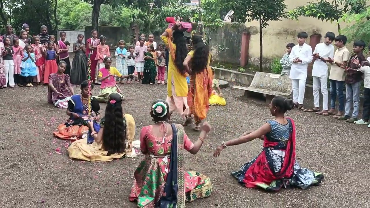 ઘમર ઘમર મારુ વલોણું ગાજે
