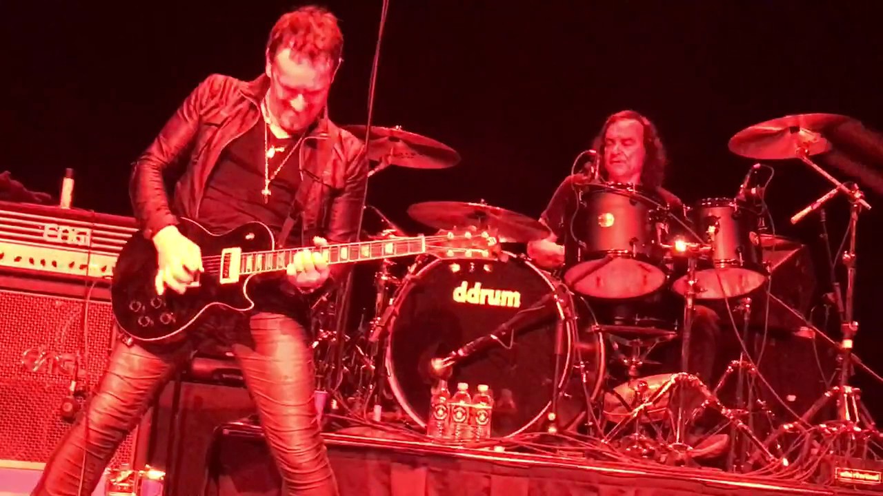 Last in line-We rock