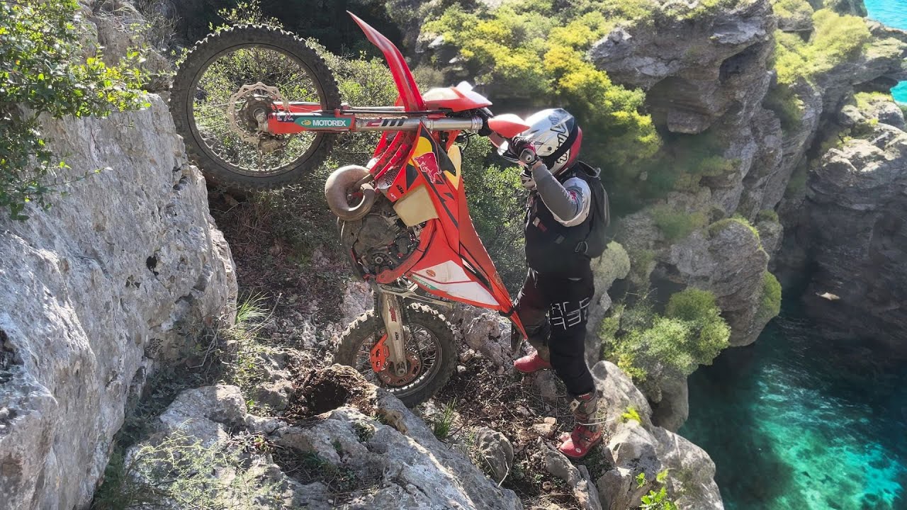 NEW KTM EXC 300 TBI 2025 CHAMPION EDITION IN EXTREME TERRAIN !