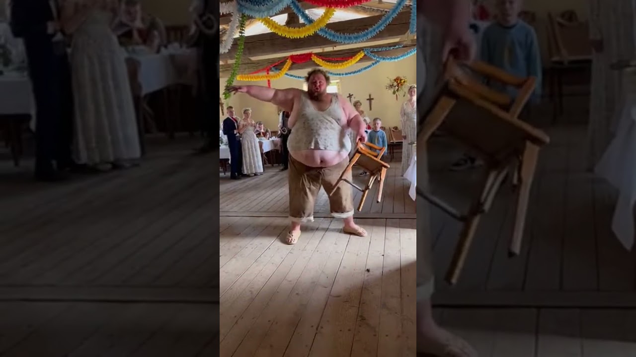 WPROSIŁ SIĘ NA WESELE 