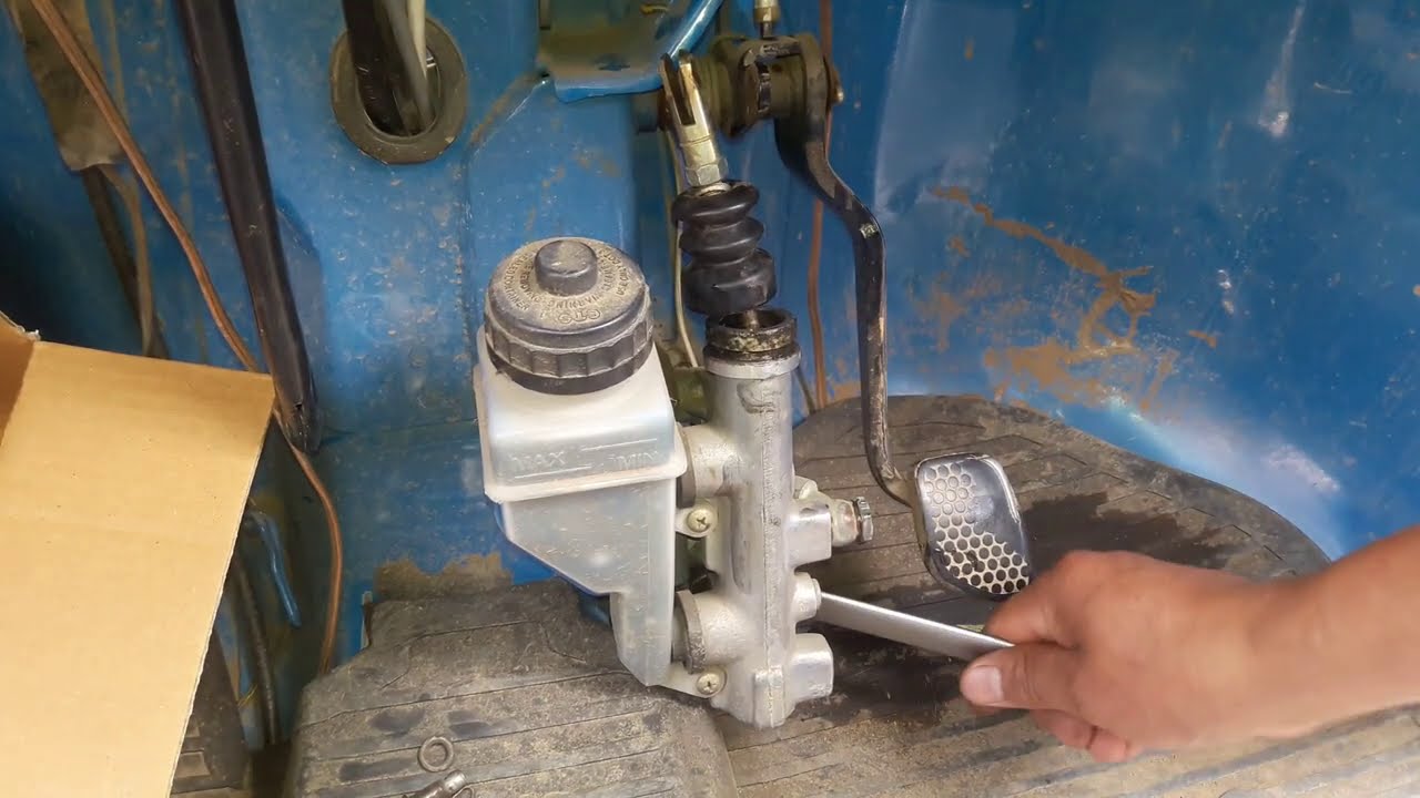 cambiando bomba master TORITO BAJAJ FL freno