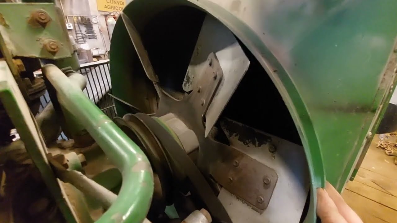 Czas w pole a traktor zepsuty/ Naprawa pompy wody John Deere 2250