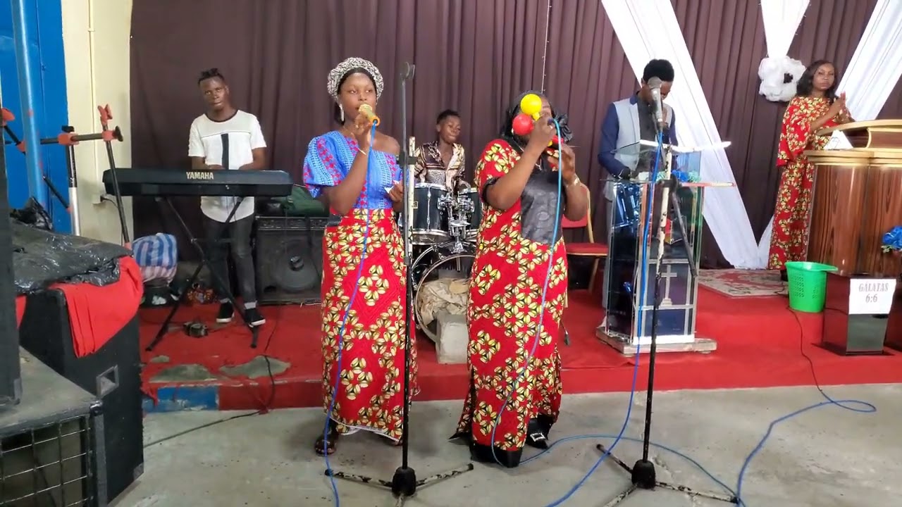 Cantique Yesu kaka Nzo lele Avec Sr.Sipha & Natalia...