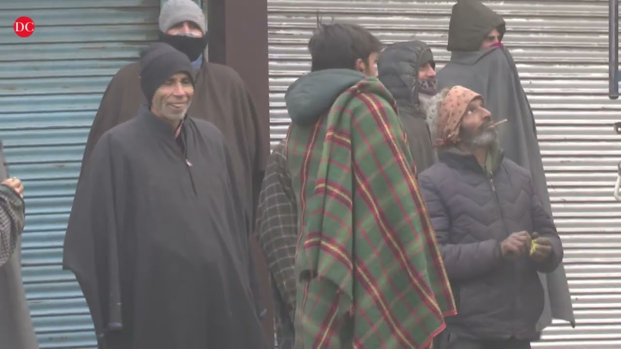 J&K: Kashmir hit by dense fog as cold wave grips valley