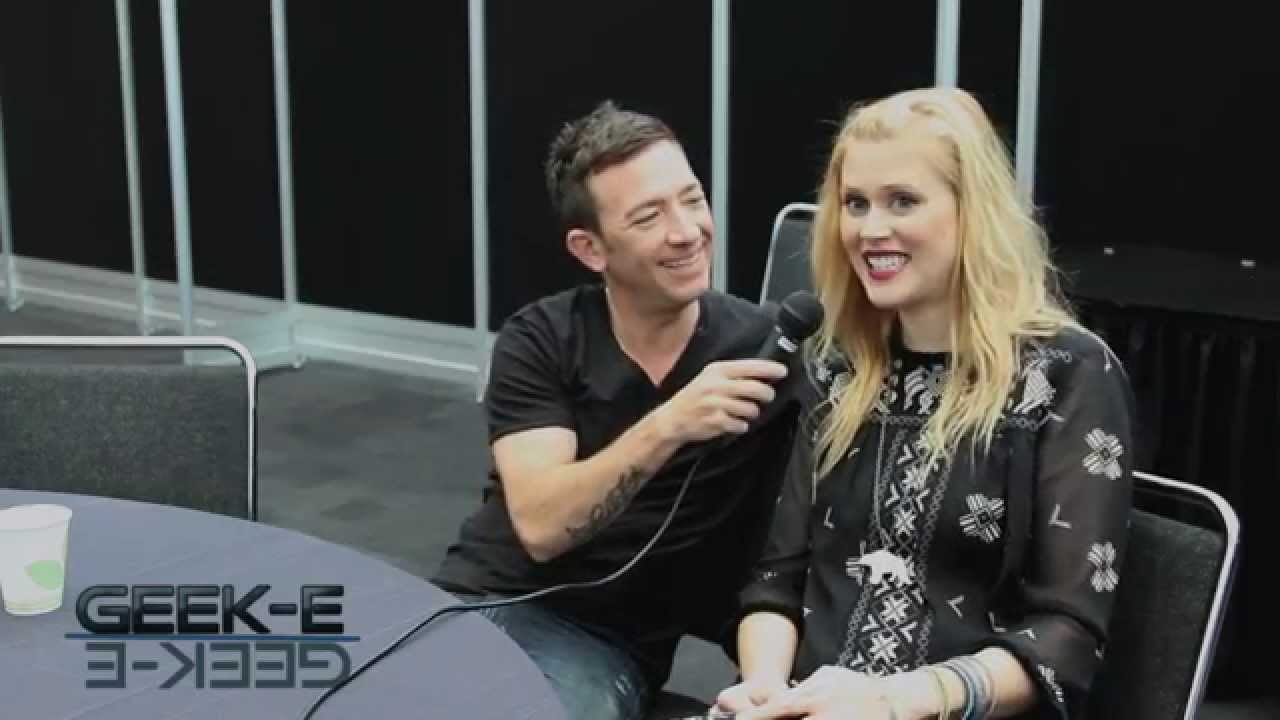 NYCC2014 - The Legend of Korra - David Faustino and Janet Varney Interview