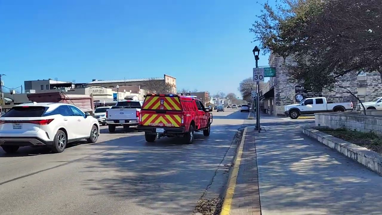 Boerne Fire Department Squad 41 and Kendall county EMS medic 4 responding 