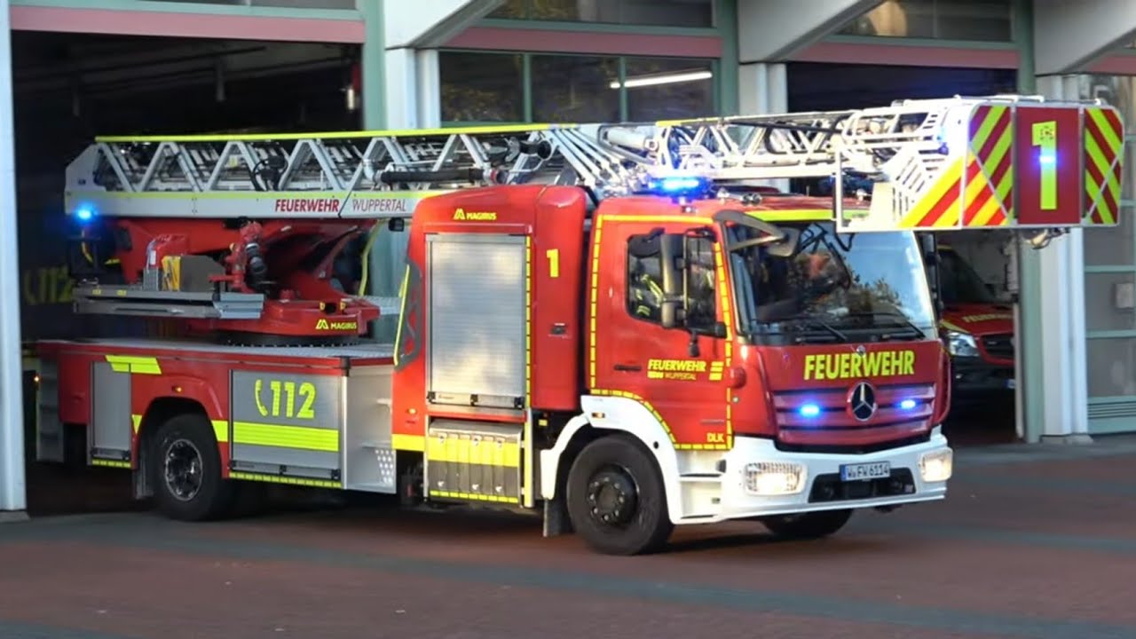 [Neue Drehleiter, Sonderfahrzeuge & Mehr!] Zahlreiche Einsatzfahrten der Feuerwehr Wuppertal