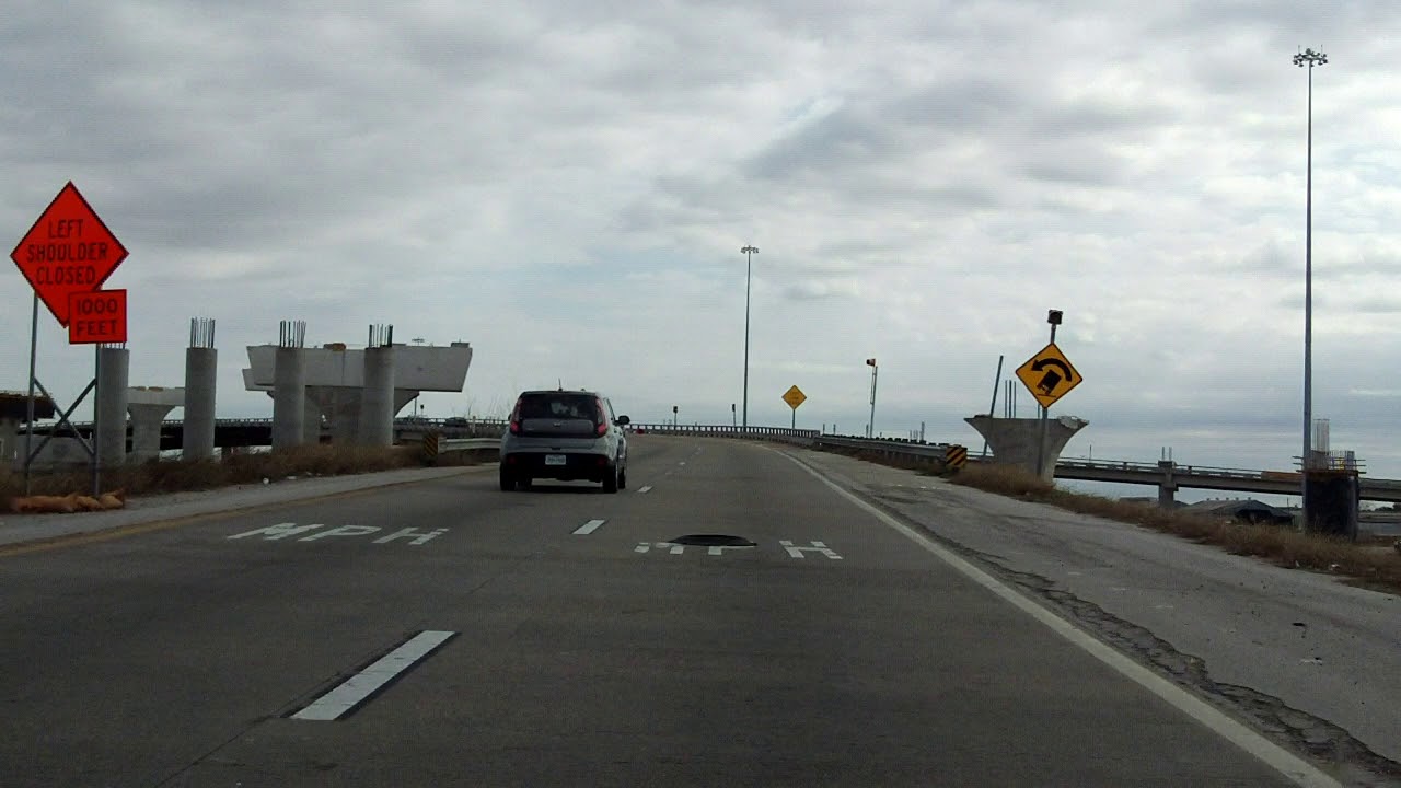 Interstate 610 outer loop ramp to South Freeway (TX 288) northbound