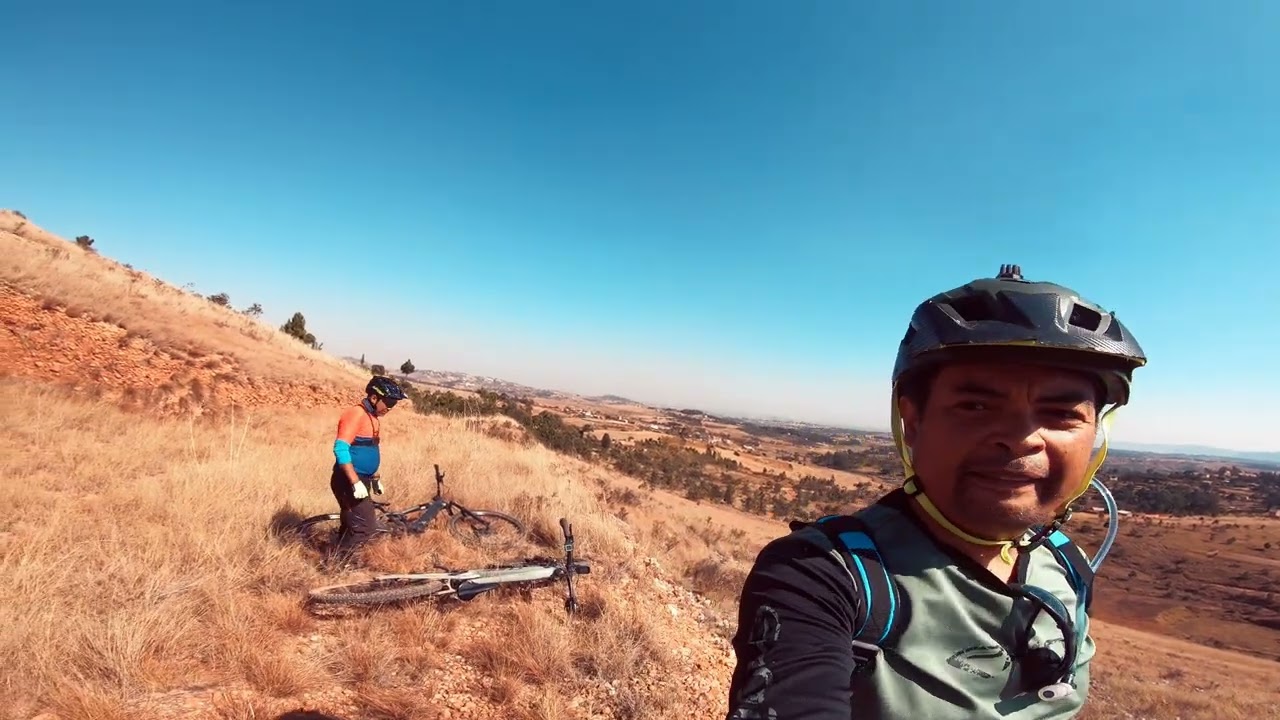 VTT sur les terres rouges de Madagascar