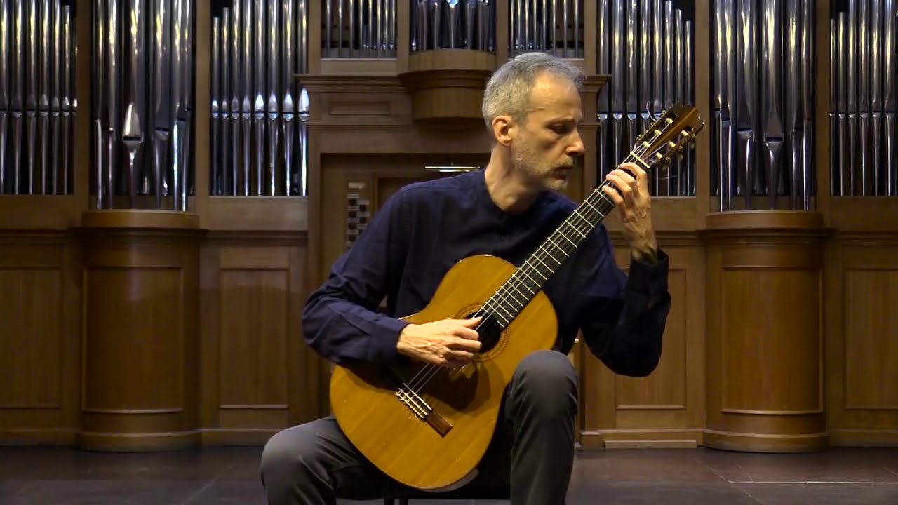 Bruno Giuffredi plays Pietro Gallinotti (1952) cedar top. Heitor Villa-Lobos 