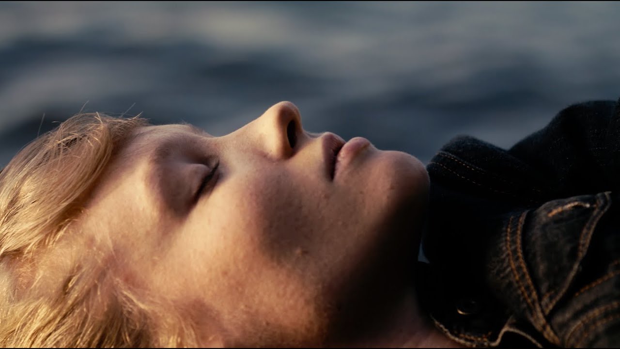 O HOMEM CROCØDILO Cena 'Dança'