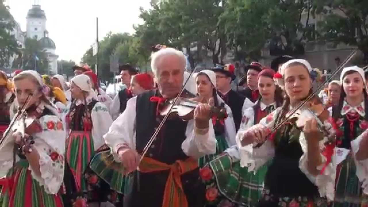 ŁOWICKIE KAPELE GRAJĄ RAZEM