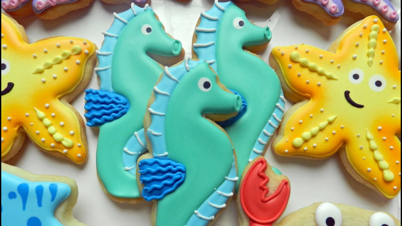 How to Decorate a Seahorse Cookie