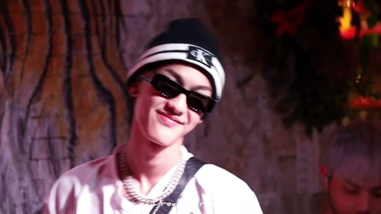 TARATIWAT x YELLOWSKRT - ได้เพียงมองฟ้า LIVE @ เสือ เอกมัย | DREAMISDREAMS