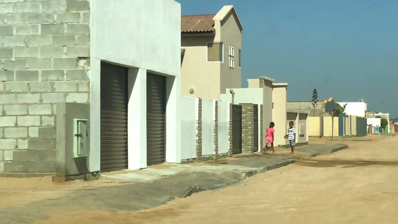 Walvis Bay, Namibia (entering town from Swakopmund - drive through video).