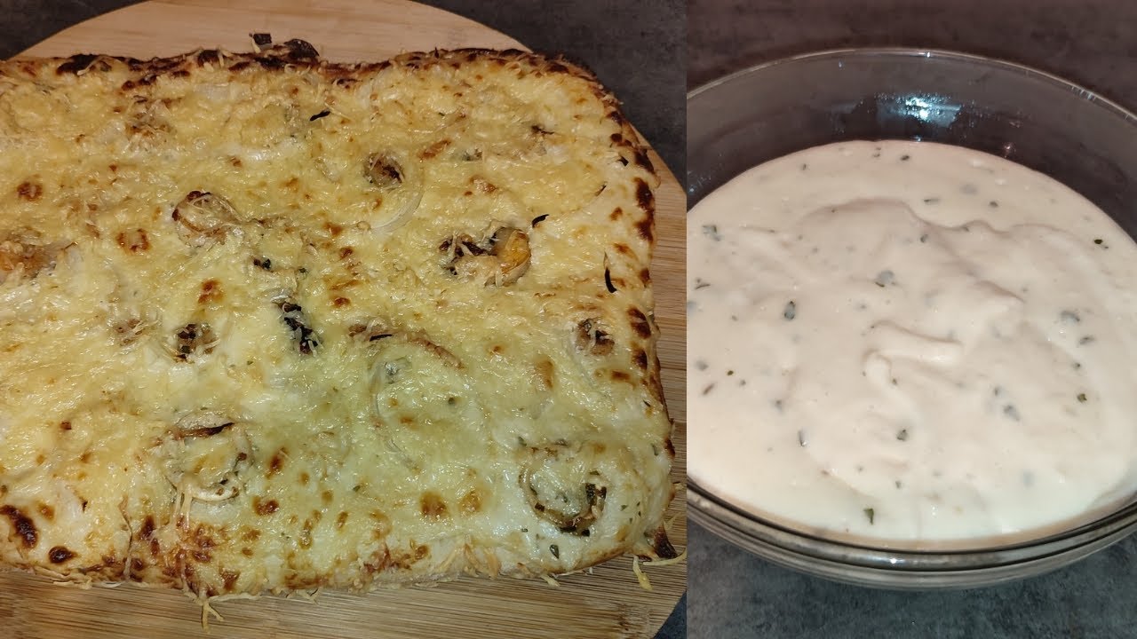 Pizza fruits de mer à la sauce Alfredo à l'ail / Seafood Pizza ,Alfredo Sauce / بيتزا فواكه البحر