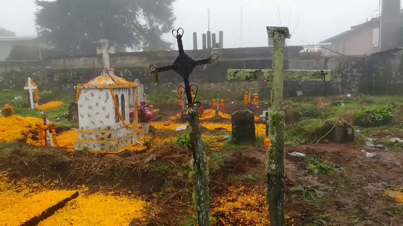 Tutotepec Hidalgo.  (la campana sagrada, 2 de Noviembre, La Iglesia)