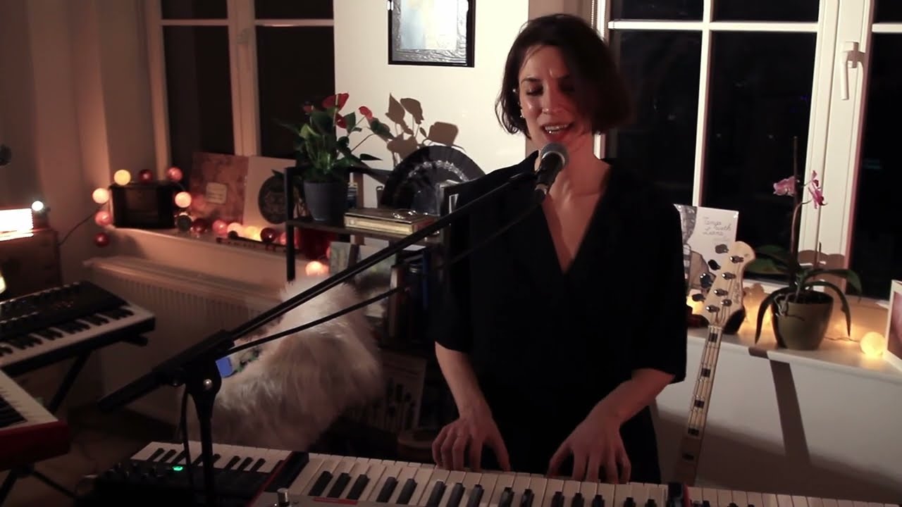 Tango With Lions - In A Bar (Live)