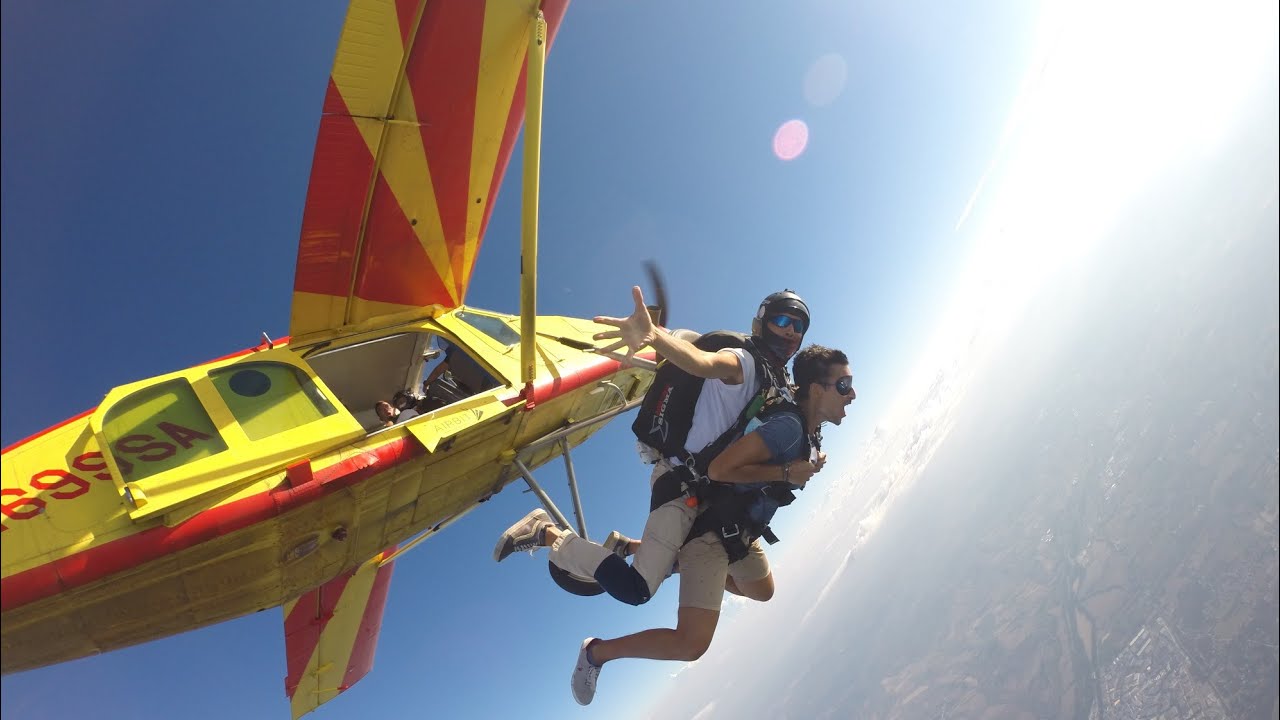 My First SkyDive [GoPro 1080p] - SkyDive Fano