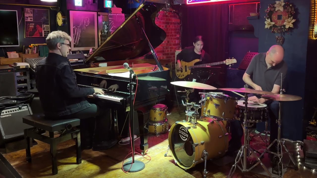 AIREGIN - ANDREW PAGE TRIO