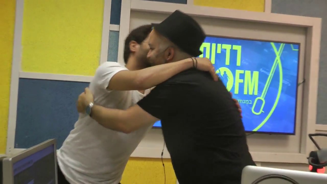 פאר טסי - הלב על השולחן - לייב 100FM - מושיקו שטרן