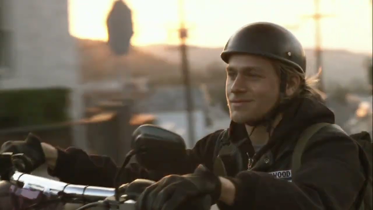 Sons of Anarchy (2008) - Jax gears up (Machine by Lions)
