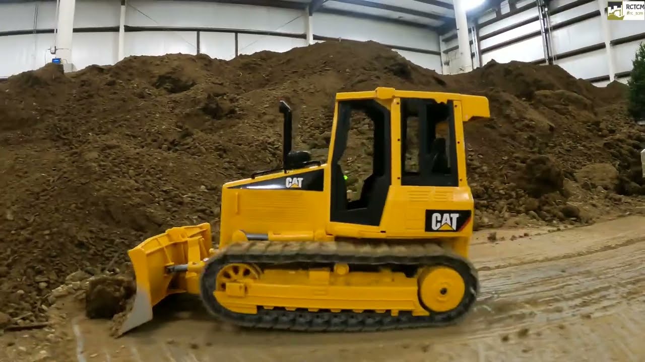 Cabin Fever 2022 - Tracked construction machines