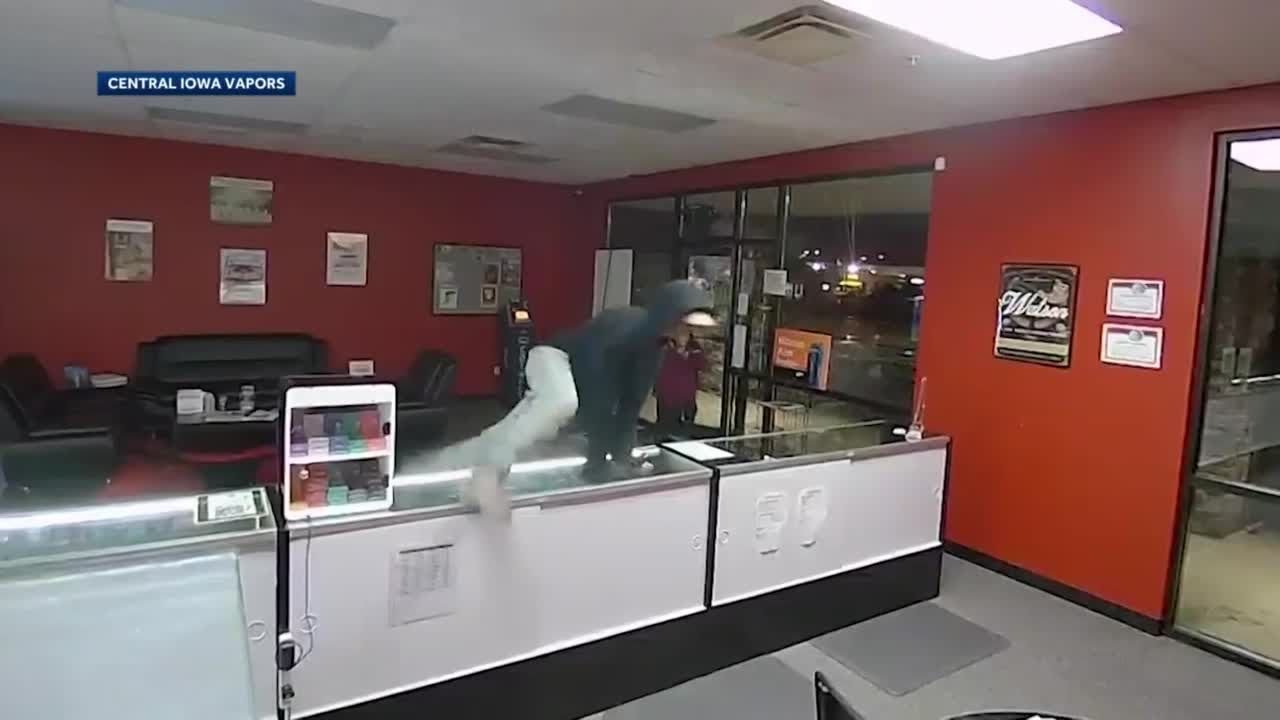 Iowa vape shop releases video of break-in