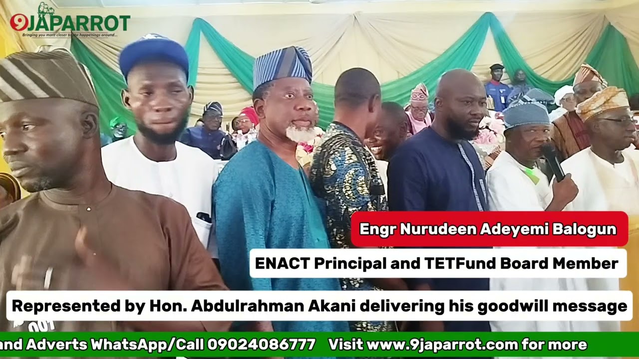 VIDEO: Royal Commendations as Engr Nurudeen Adeyemi Gift Brand New Bus to Omo Ibile Igbomina