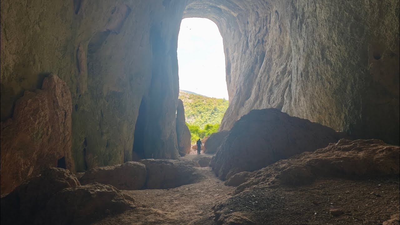 Golema dupka ( pećina Vladikine ploče ), Stara planina, Srbija 4K