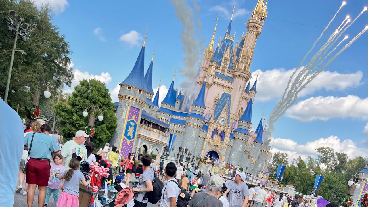 Magic Kindom!! Disney world!!