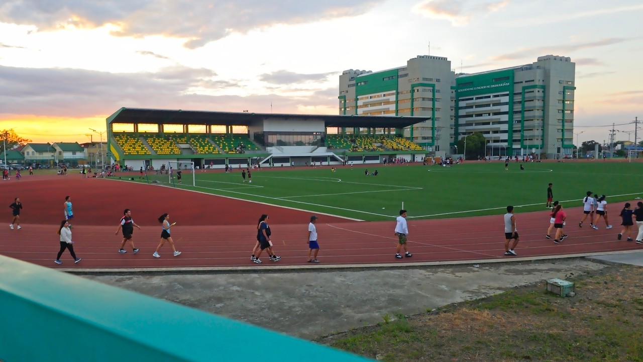 4K Silent Golden Hour City Walk – Dasmariñas Oval, Cavite Philippines. CandidWalks.