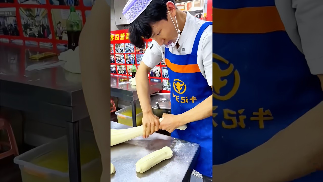 Making Lanzhou Lamian(Noodle): A famous dish with chewy hand-pulled noodles and rich beef broth