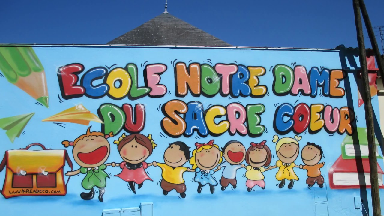 Décoration graffiti à l'école notre dame du sacre coeur en Vendée