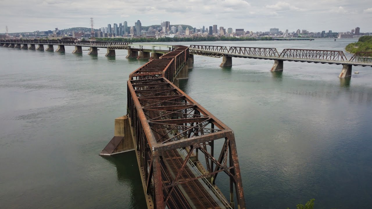 Le pont Victoria, Montréal  vue du ciel (4k 24fps)