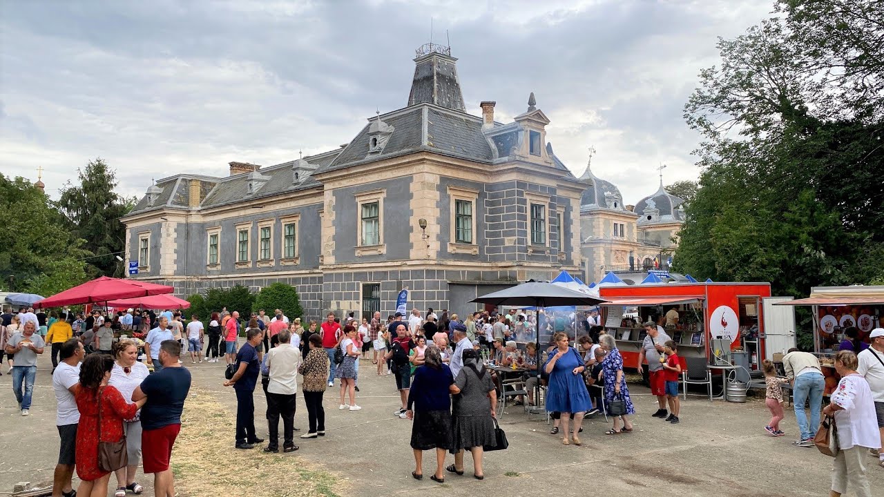 Festivalul Părădăicilor și Grădina Botanică din Macea, Arad, România