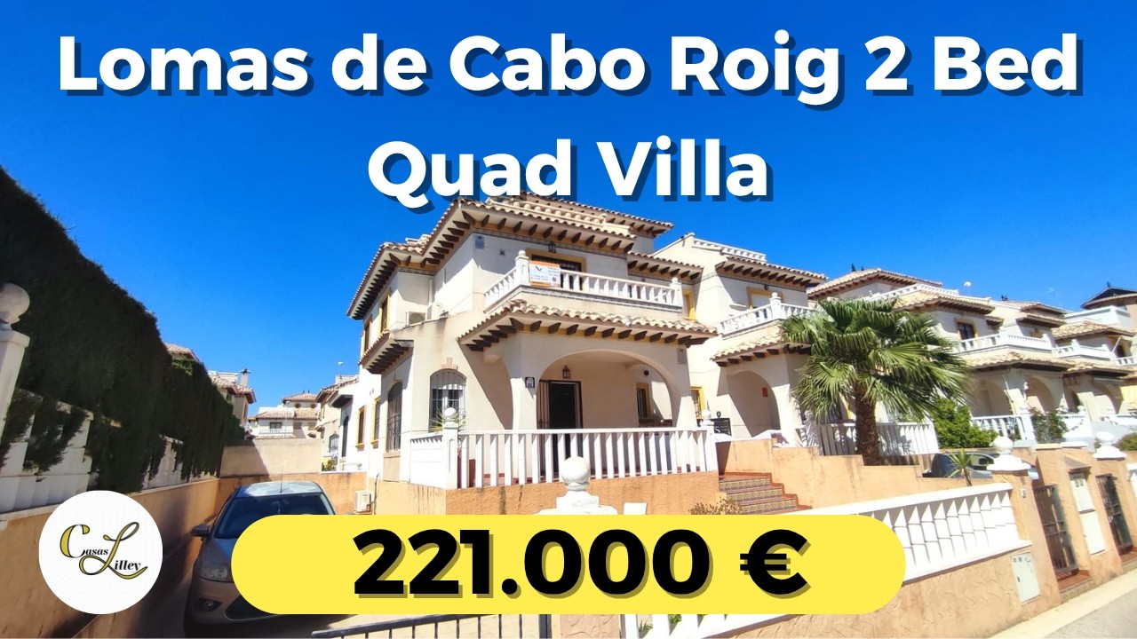 221,000&euro; Lomas De Cabo Roig 2 bed 2 bath villa next to communal pool.