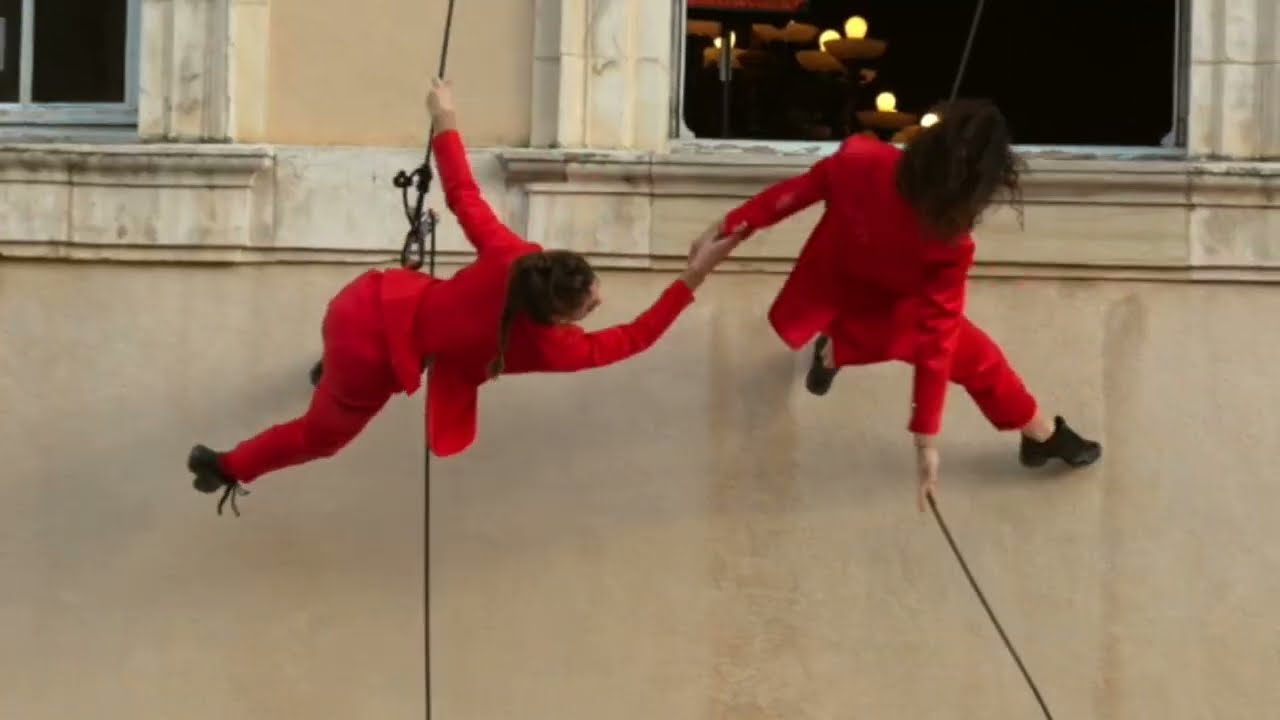 Spectacle de danse et voltige sur façade | Danse verticale aérienne spectaculaire à Lyon !