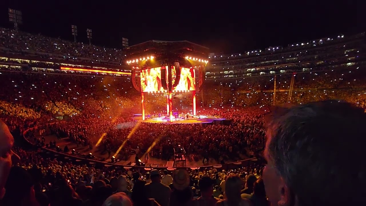 Garth Brooks at LSU, 