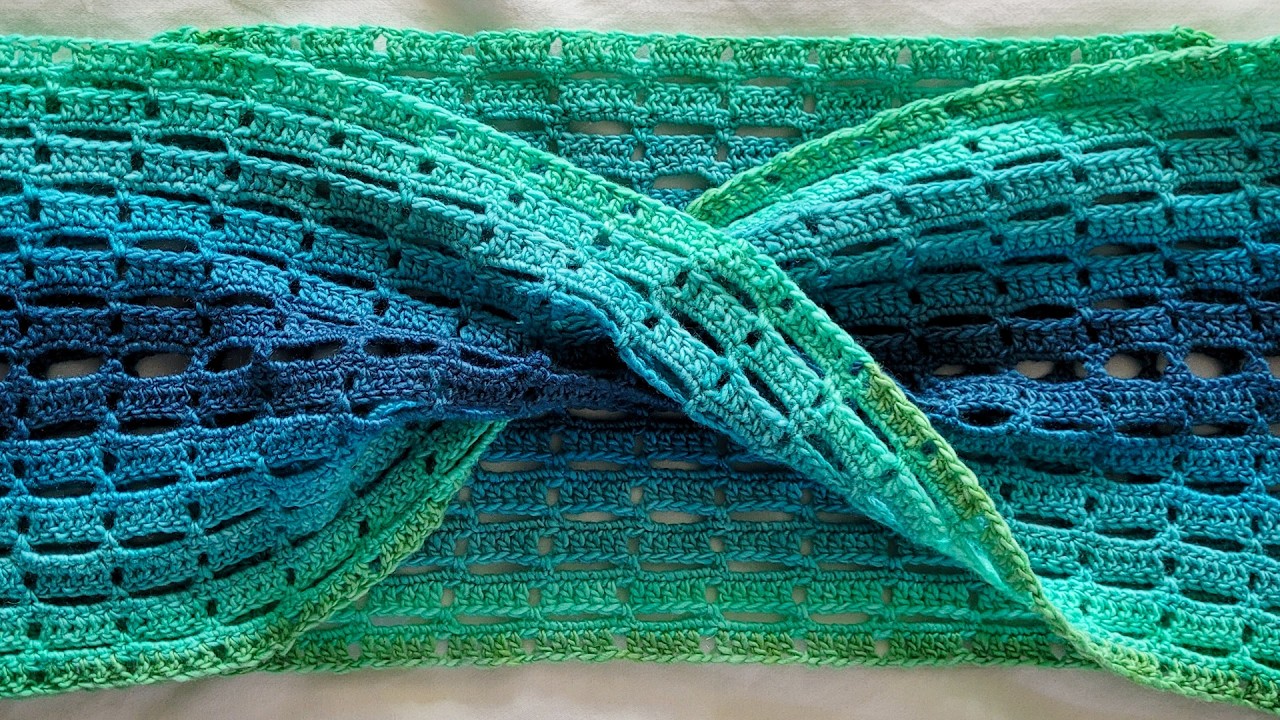 How to Block a Moebius Cowl