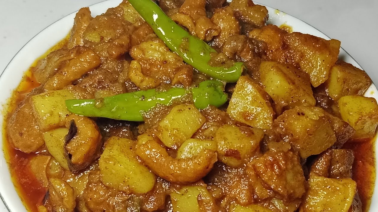 আলু দিয়ে সেরা স্বাদে মুরগির চামড়া ভুনা রেসিপি || Aloo Diye Chiken Skin Vuna Recipe ||