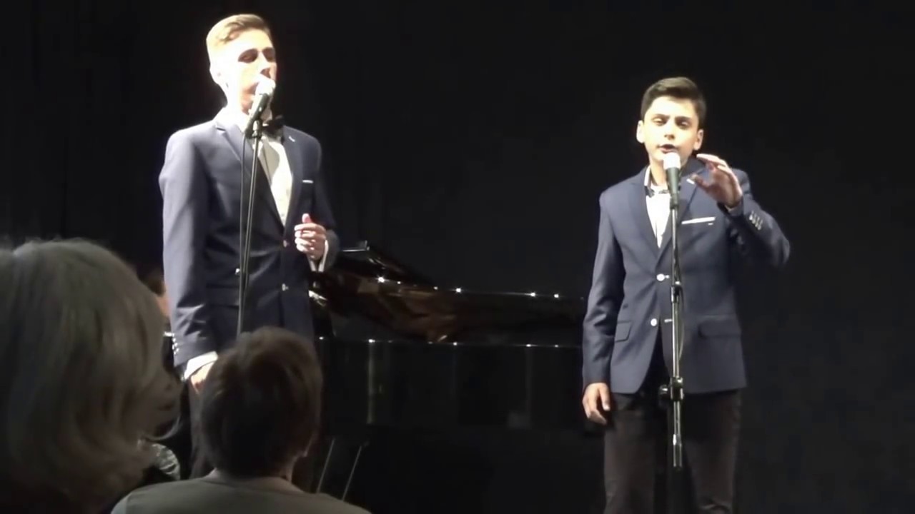 Adam i Wojtek Kaczmarek -Życzenia dla mamy z okazji Międzynarodowego Dnia Matki.