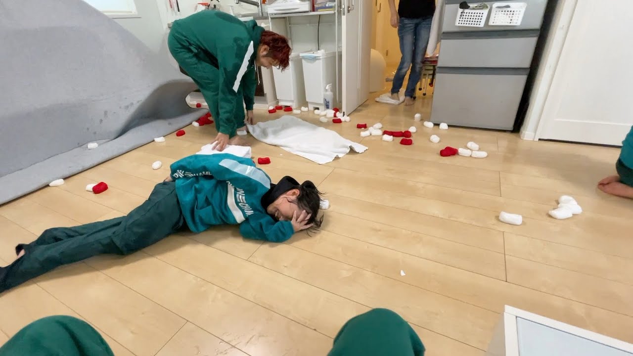 激痛！？びしょ濡れの床で大転倒するななたん！！【ココロマン普段の様子】